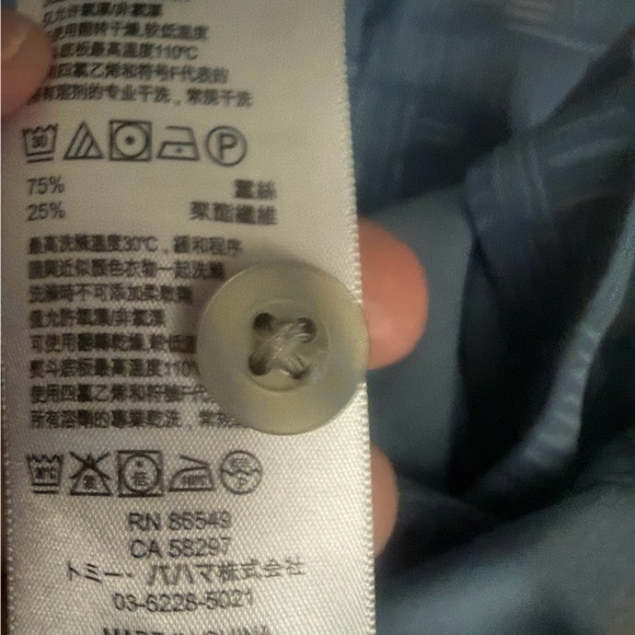 Tommy Bahama Light Blue 75% silk pattered button up beach shirt size medium - Picture 13 of 14